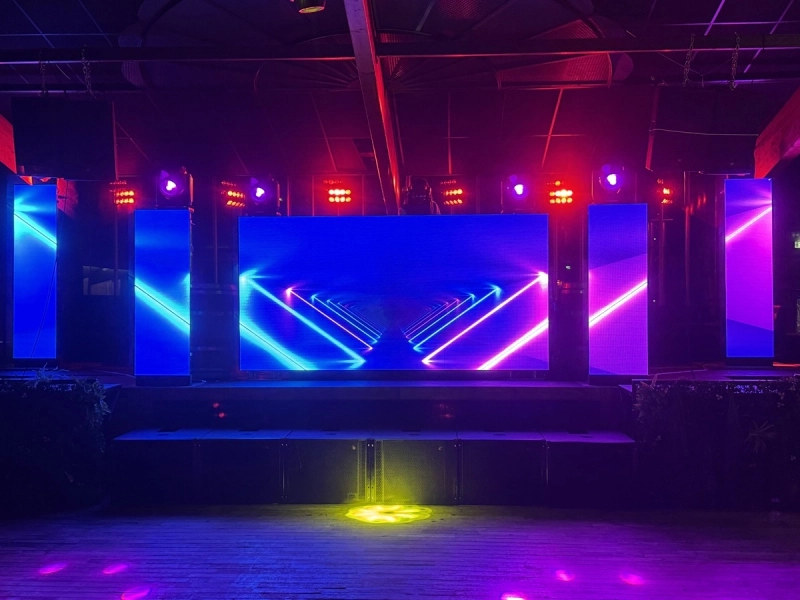 Passion ZYK installe un mur LED spectaculaire au Toulouse Summer Break 2025